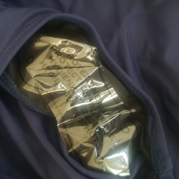 Uniarmoire Womens 2 piece bathing suit - Picture 8 of 9